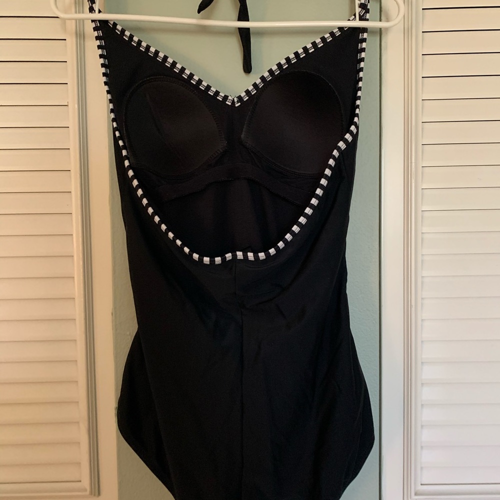 Bathing suit - Picture 2 of 2